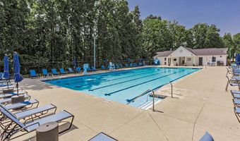 565 Walnut Ridge Trl, Aurora, OH 44202