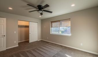 318 11TH St, Bandon, OR 97411