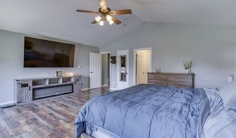 919 Angus Ln, Indianapolis, IN 46217