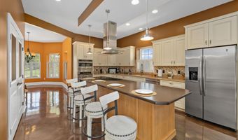 1801 N Dewey St, Auburn, IN 46706