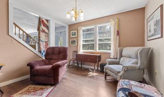 252 Meadowhill Rd, Manchester, ME 04351