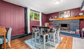 825 Valley Dr, Amherst, OH 44001