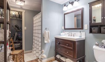 7160 River Valley Dr SE, Alto, MI 49302