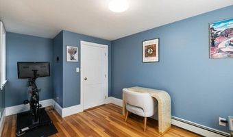 87 Friend St A, Amesbury, MA 01913