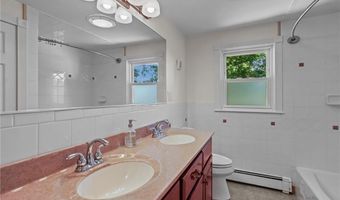 66 Mawney St, East Greenwich, RI 02818