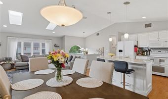 12 Pat Dr, Lincoln, RI 02865