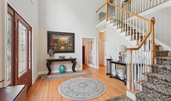 2 Logans Way, Danbury, CT 06811