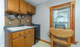 1118 Jenifer St, Madison, WI 53703