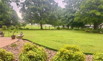 8 Merritt Dr, Bella Vista, AR 72714