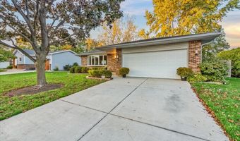 1942 Trail Ridge St, Arlington Heights, IL 60004