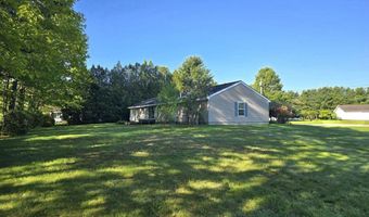 83 Clover Ln, Auburn, ME 04210