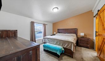 317 7th St, Benton City, WA 99320