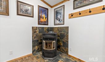 79 Sunset Loop, Cascade, ID 83611
