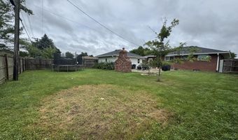 602 Memorial Dr, Beech Grove, IN 46107