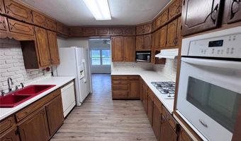 1460 S Maple Ave, Bartlesville, OK 74003