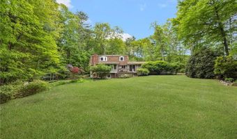 12 Robin Vale Dr, Glocester, RI 02857