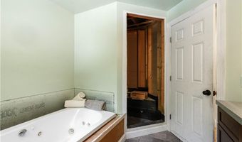 30 Loring Rd, Bristol, RI 02809