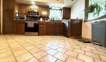 1803 Windwood Dr, Bedford, IN 47421