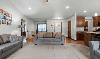 4410 W CAPITOL Dr, Appleton, WI 54913