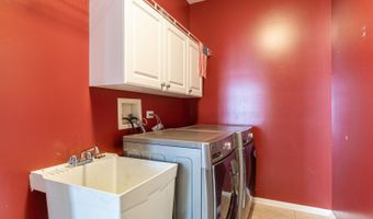 7 Lake Plumleigh Ct, Algonquin, IL 60102