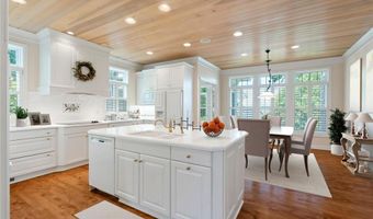 1505 Edgewater Ave, Arden Hills, MN 55112