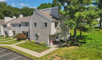 11 Watch Hill Cir 11, Cromwell, CT 06416