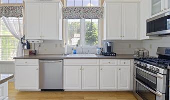 2 Woodlake Ct, Barnegat, NJ 08005