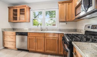 900 Barton Dr, Ann Arbor, MI 48105