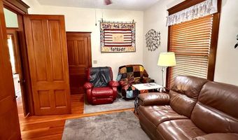 619 Q St, Aurora, NE 68818