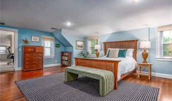 2 Cherry Ln, Bristol, RI 02809