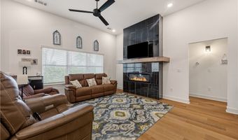 1110 Whistler St, Bentonville, AR 72713