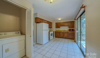 43 Lancelot Ln, Asheville, NC 28806