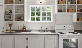 11 Old County Rd, Appleton, ME 04862