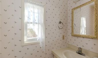 48 Cantaberry Ln, Coventry, RI 02816