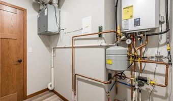 323 Fairgrounds Rd 4, Alexandria, MN 56308