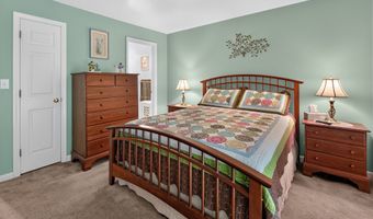 24 Manorwood Dr 24, Branford, CT 06405