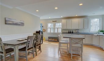38 Highland Ave, Barrington, RI 02806