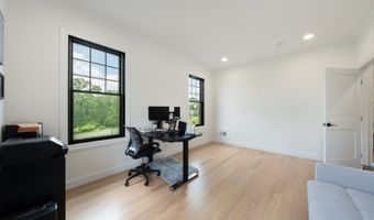 2 Buckingham Rd, Bayonne, NJ 07035