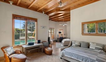 14 St Mary's Ln, Amagansett, NY 11930