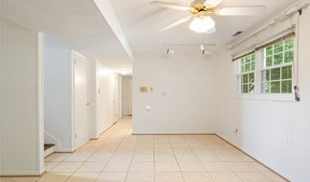 8502 WOODBINE Ln, Annandale, VA 22003