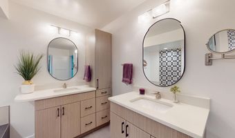1671 N Belmont Ct, Arlington Heights, IL 60004