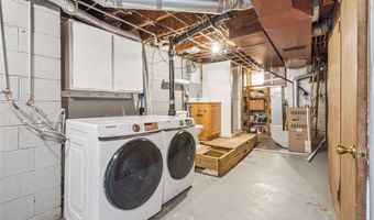 3109 Holcomb Ave, Des Moines, IA 50310