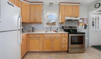7 Restmere Ter, Middletown, RI 02842