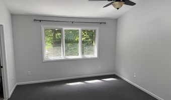 11 Boulevard Dr 12-54, Danbury, CT 06810