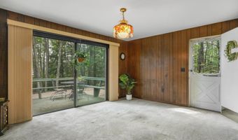 4 Clark Island Rd, Amherst, NH 03031