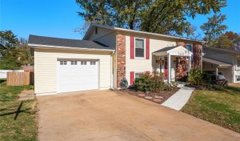 371 Messina Dr, Ballwin, MO 63021