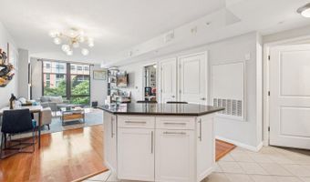 1021 N GARFIELD St #316, Arlington, VA 22201