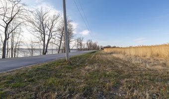 39 W Shore Rd, Alburgh, VT 05440