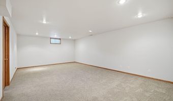 5219 Kansas Dr, Ames, IA 50014