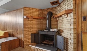 136 N Chillicothe Rd, Aurora, OH 44202
